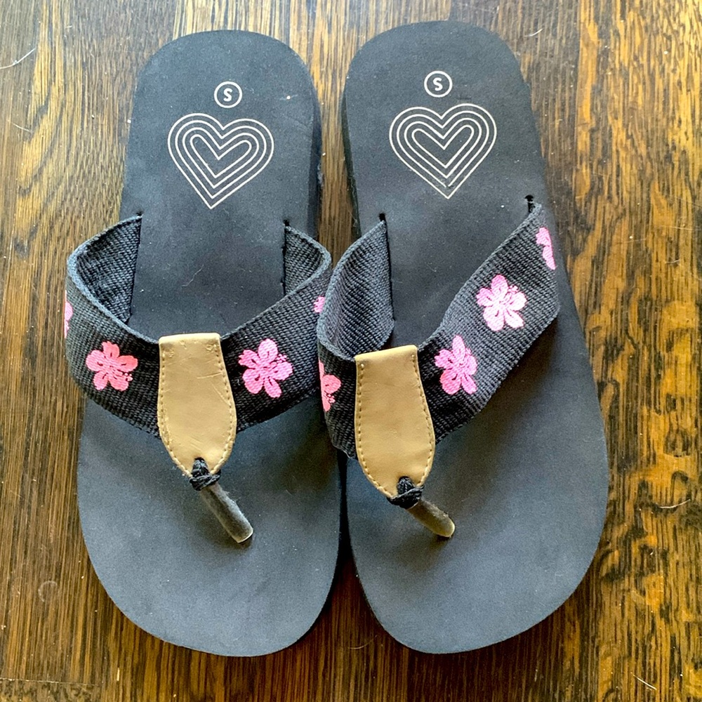 Great woven ribbon sandals